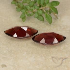 Shop natural 2.37ct Rouge sang profond Grenat pyrope gems, Marquise, from Mozambique at GemSelect. In stock, global shipping!
