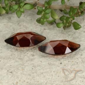 Shop natural 2.26ct Rouge moyen Grenat pyrope gems, Marquise, from Mozambique at GemSelect. In stock, global shipping!