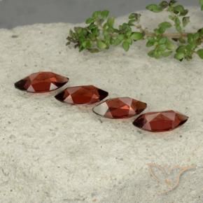 Shop natural 4.89ct Rouge foncé Grenat pyrope gems, Marquise, from Mozambique at GemSelect. In stock, global shipping!