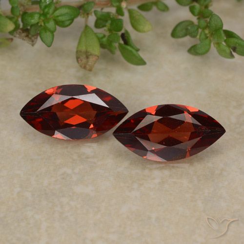 2.10ctw Naturel Rouge foncé Grenat pyrope, Marquise, VVS-VS