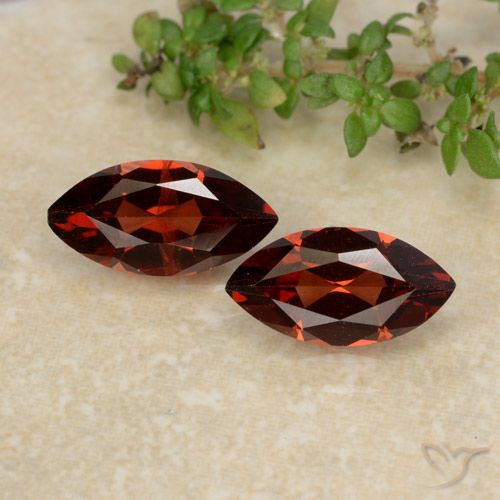 2.43ctw Naturel Rouge foncé Grenat pyrope, Marquise, VVS-VS