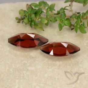 Shop natural 2.43ct Rouge foncé Grenat pyrope gems, Marquise, from Mozambique at GemSelect. In stock, global shipping!