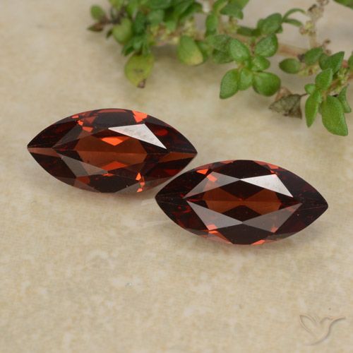 2.22ctw Naturel Rouge foncé Grenat pyrope, Marquise, VVS-VS