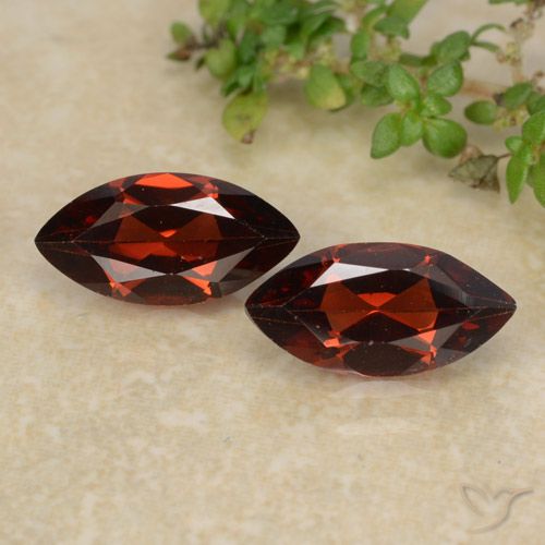 2.33ctw Naturel Rouge foncé Grenat pyrope, Marquise, VVS-VS