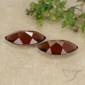 Shop natural 2.20ct Rouge sang profond Grenat pyrope gems, Marquise, from Mozambique at GemSelect. In stock, global shipping!