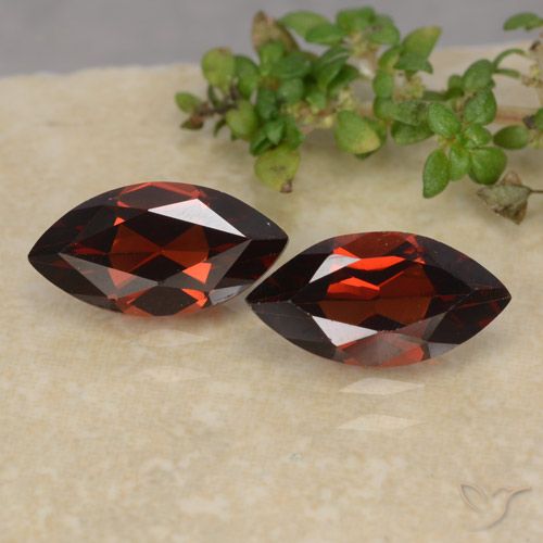 2.51ctw Naturel Rouge sang profond Grenat pyrope, Marquise, VVS-VS