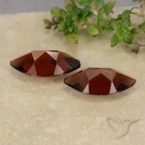 Shop natural 2.51ct Rouge sang profond Grenat pyrope gems, Marquise, from Mozambique at GemSelect. In stock, global shipping!