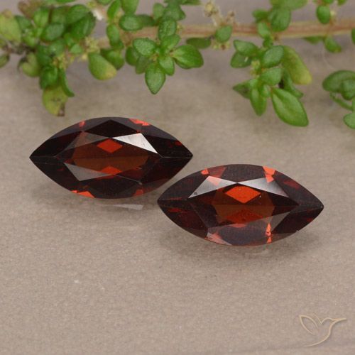 2.23ctw Naturel Rouge sang profond Grenat pyrope, Marquise, VVS-VS