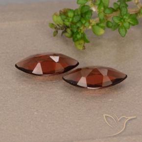 Shop natural 1.83ct Rouge foncé Grenat pyrope gems, Marquise, from Mozambique at GemSelect. In stock, global shipping!