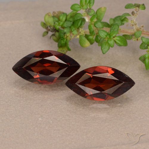 2.41ctw Naturel Rouge sang profond Grenat pyrope, Marquise, VVS-VS