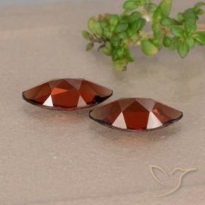 Shop natural 2.21ct Rouge foncé Grenat pyrope gems, Marquise, from Mozambique at GemSelect. In stock, global shipping!
