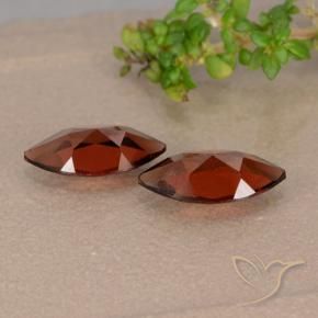 Shop natural 2.20ct Rouge foncé Grenat pyrope gems, Marquise, from Mozambique at GemSelect. In stock, global shipping!