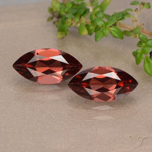 2.42ctw Naturel Rouge foncé Grenat pyrope, Marquise, VVS-VS