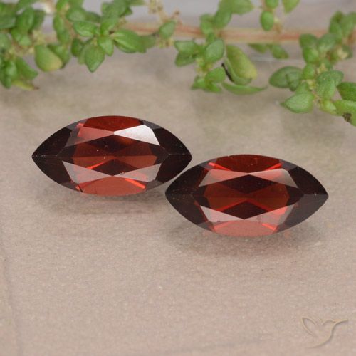 2.78ctw Naturel Rouge foncé Grenat pyrope, Marquise, VVS-VS