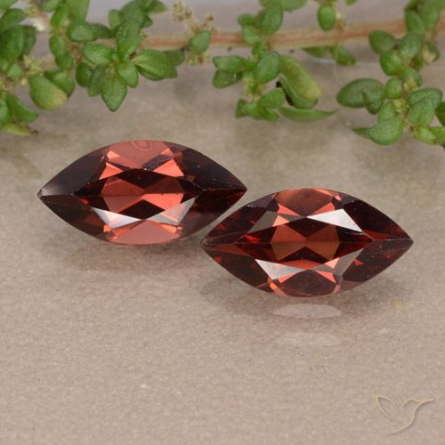 2.48ctw Naturel Rouge foncé Grenat pyrope, Marquise, VVS-VS