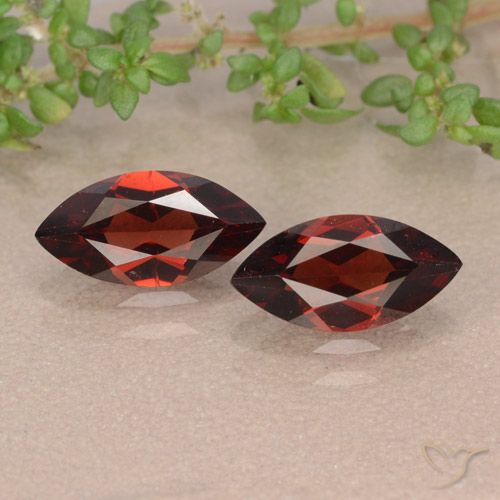 2.32ctw Naturel Rouge foncé Grenat pyrope, Marquise, VVS-VS