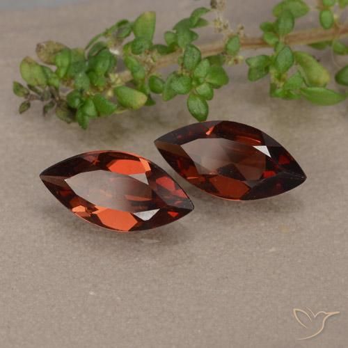 Shop natural 1.79ct Rouge écarlate profond Grenat pyrope gems, Marquise, from Mozambique at GemSelect. In stock, global shipping!