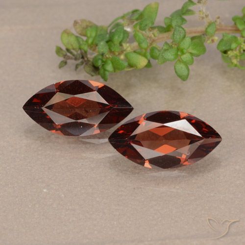 2.24ctw Naturel Rouge foncé Grenat pyrope, Marquise, VVS-VS
