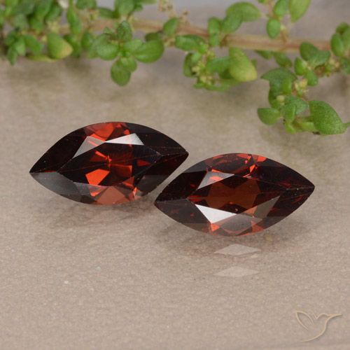 2.51ctw Naturel Rouge sang profond Grenat pyrope, Marquise, VVS-VS