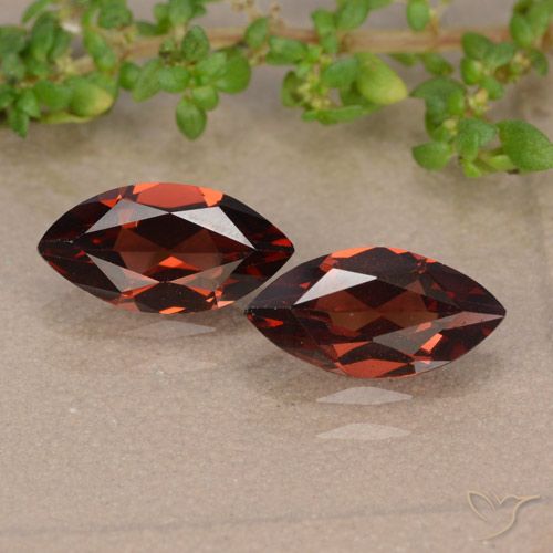 2.38ctw Naturel Rouge foncé Grenat pyrope, Marquise, VVS-VS