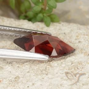 Grenat pyrope Rouge foncé naturelle Marquise, 1.21 ct, VVS-VS