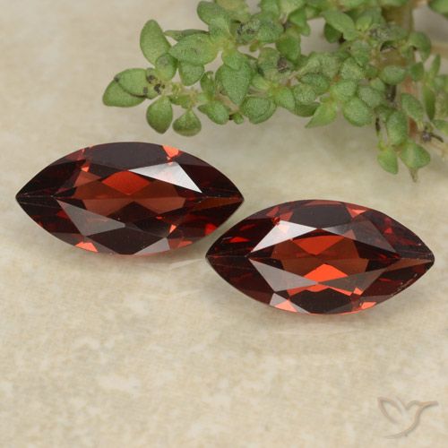 2.30ctw Naturel Rouge foncé Grenat pyrope, Marquise, VVS-VS