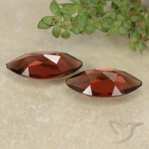 Shop natural 2.30ct Rouge foncé Grenat pyrope gems, Marquise, from Mozambique at GemSelect. In stock, global shipping!