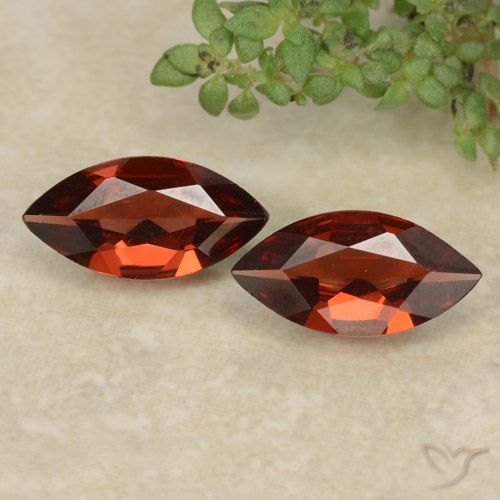 1.71ctw Naturel Rouge foncé Grenat pyrope, Marquise, VVS-VS
