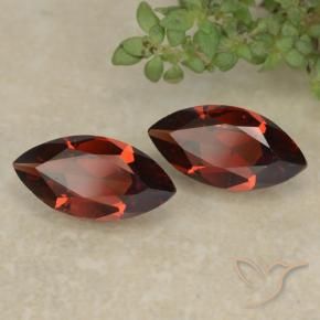 Shop natural 2.32ct Rouge sang profond Grenat pyrope gems, Marquise, from Mozambique at GemSelect. In stock, global shipping!