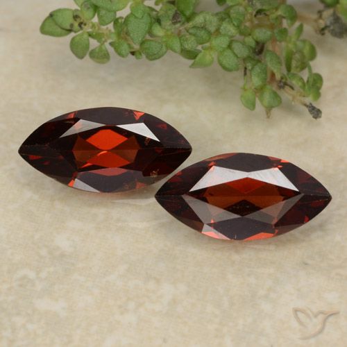 2.30ctw Naturel Rouge sang profond Grenat pyrope, Marquise, VVS-VS