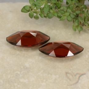 Shop natural 2.30ct Rouge sang profond Grenat pyrope gems, Marquise, from Mozambique at GemSelect. In stock, global shipping!