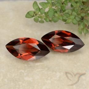 Shop natural 2.34ct Rouge écarlate profond Grenat pyrope gems, Marquise, from Mozambique at GemSelect. In stock, global shipping!