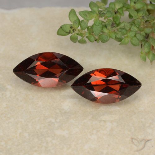 2.56ctw Naturel Rouge sang profond Grenat pyrope, Marquise, VVS-VS