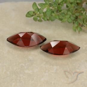 Shop natural 2.56ct Rouge sang profond Grenat pyrope gems, Marquise, from Mozambique at GemSelect. In stock, global shipping!
