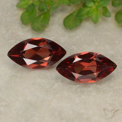 2.15ctw Naturel Rouge foncé Grenat pyrope, Marquise, VVS-VS