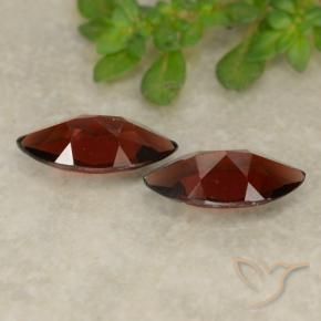 Shop natural 2.35ct Rouge foncé Grenat pyrope gems, Marquise, from Mozambique at GemSelect. In stock, global shipping!