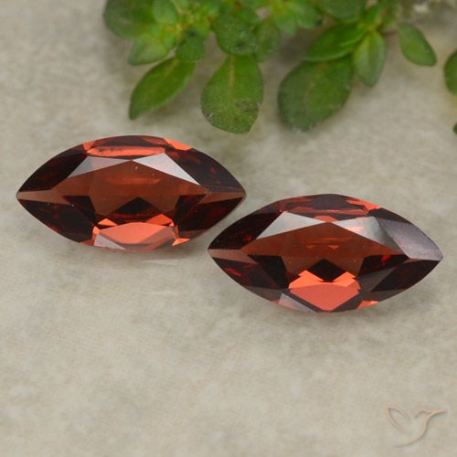 2.15ctw Naturel Rouge foncé Grenat pyrope, Marquise, VVS-VS