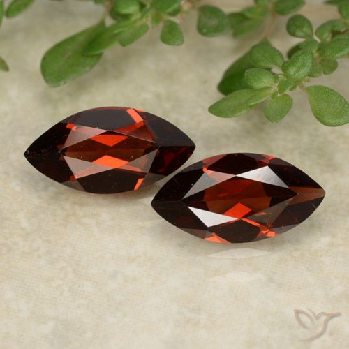 2.30ctw Naturel Rouge foncé Grenat pyrope, Marquise, VVS-VS