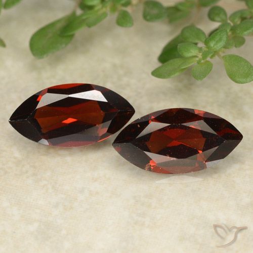 2.37ctw Naturel Rouge foncé Grenat pyrope, Marquise, VVS-VS