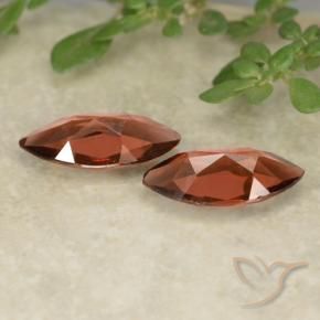 Shop natural 2.05ct Baies rouge profond Grenat pyrope gems, Marquise, from Mozambique at GemSelect. In stock, global shipping!