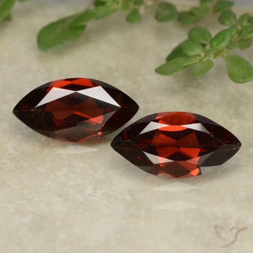 2.32ctw Naturel Rouge Sangria Grenat pyrope, Marquise, VVS-VS