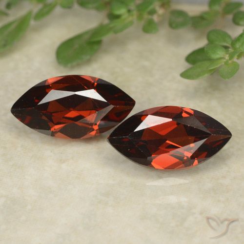 2.61ctw Naturel Rouge foncé Grenat pyrope, Marquise, VVS-VS