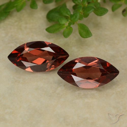 2.24ctw Naturel Rouge foncé Grenat pyrope, Marquise, VVS-VS