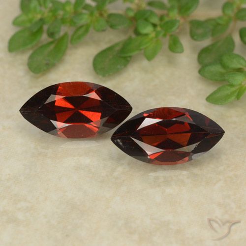 2.49ctw Naturel Rouge foncé Grenat pyrope, Marquise, VVS-VS