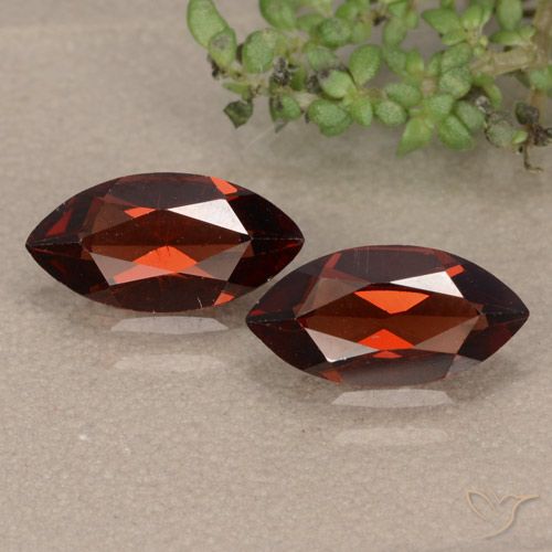 2.27ctw Naturel Rouge foncé Grenat pyrope, Marquise, VVS-VS