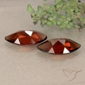 Shop natural 2.56ct Rouge foncé Grenat pyrope gems, Marquise, from Mozambique at GemSelect. In stock, global shipping!