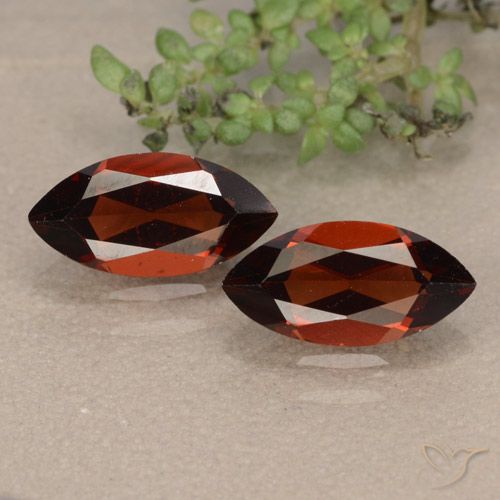 2.53ctw Naturel Rouge foncé Grenat pyrope, Marquise, VVS-VS