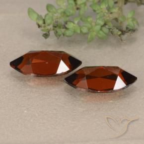 Shop natural 2.53ct Rouge foncé Grenat pyrope gems, Marquise, from Mozambique at GemSelect. In stock, global shipping!