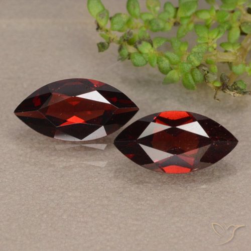 2.22ctw Naturel Rouge foncé Grenat pyrope, Marquise, VVS-VS