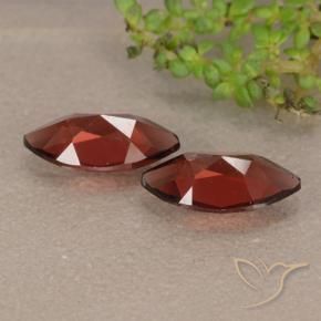 Shop natural 2.35ct Rouge foncé Grenat pyrope gems, Marquise, from Mozambique at GemSelect. In stock, global shipping!